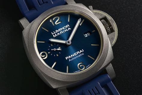 panerai luminor 1117 titanium.